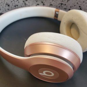 Beats headphones - rose gold
